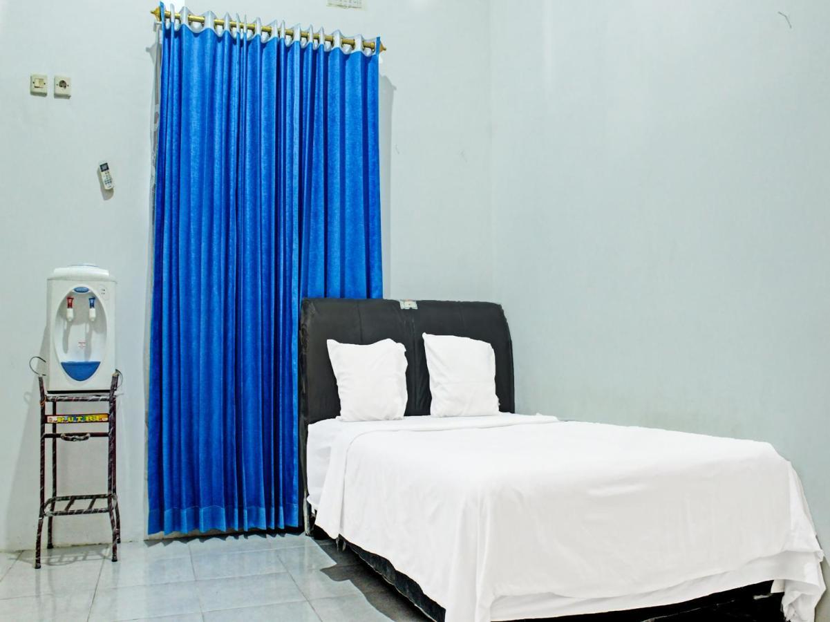 Oyo 91416 Puri 88 Homestay Kupang  Exterior photo